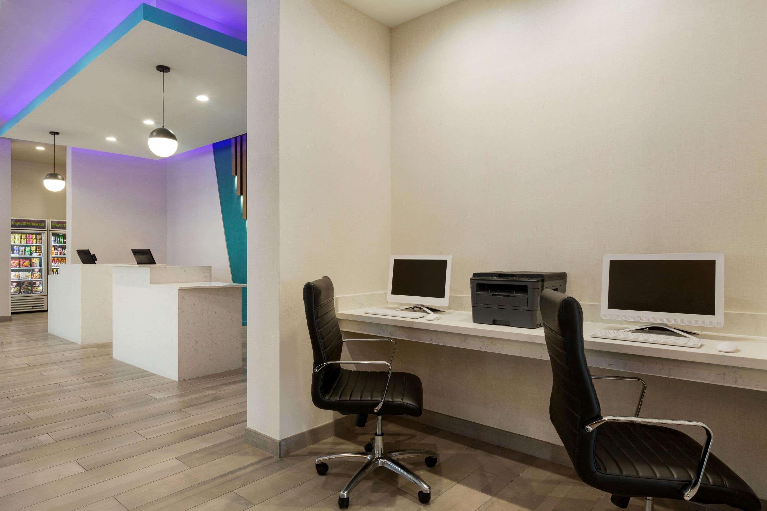 La Quinta By Wyndham Richmond-Sugarland Hotel Bagian luar foto