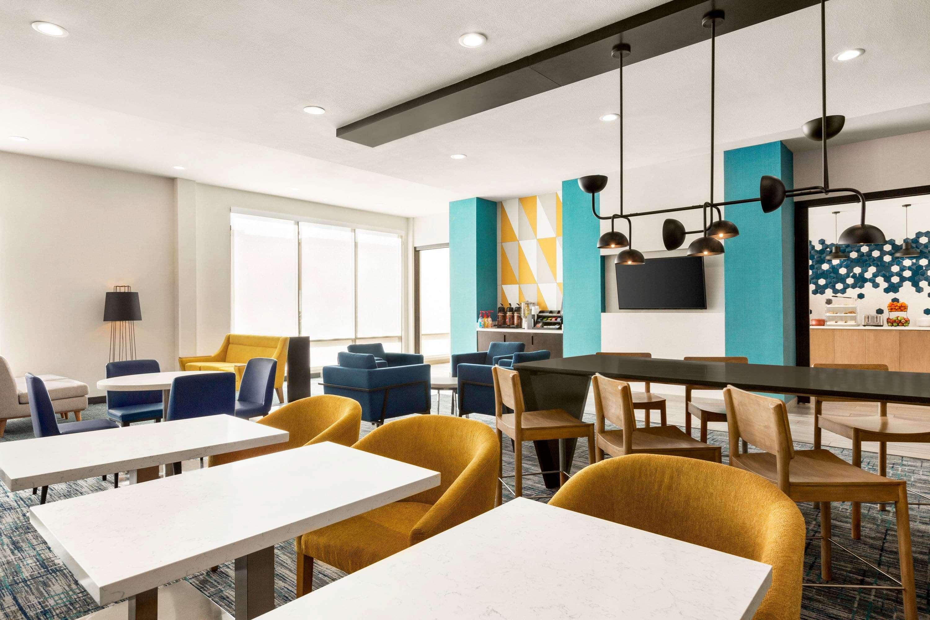 La Quinta By Wyndham Richmond-Sugarland Hotel Bagian luar foto