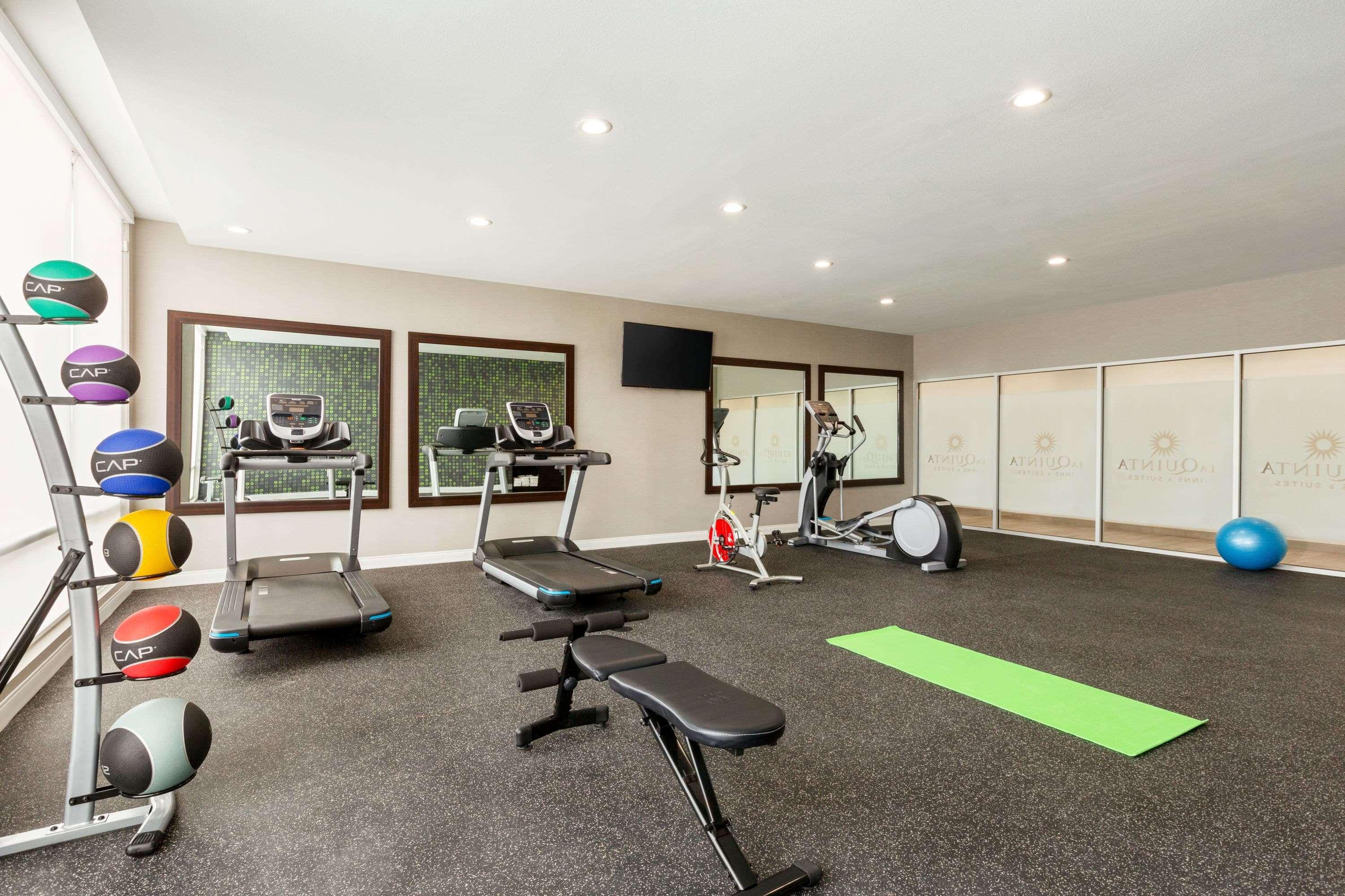 La Quinta By Wyndham Richmond-Sugarland Hotel Bagian luar foto